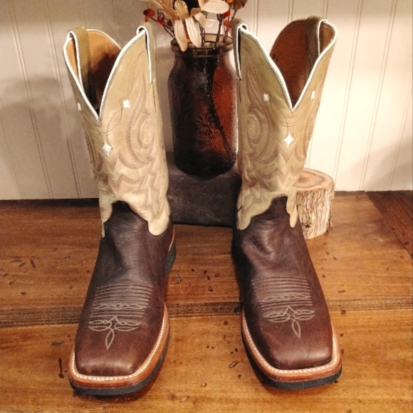 Justin Boots Shoes - 9 1/2 B Women's Justin Square toed western boots